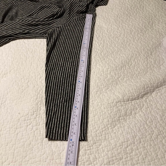 Jones New York Black & White Striped Tunic | Size 2X | Flare Hem | Cowl Neck - Picture 3 of 7